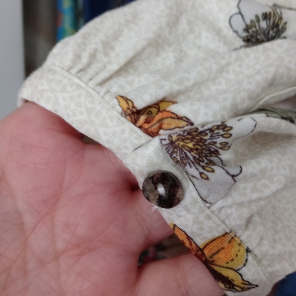 3/4 sleeve Embroidered Peasant Top - Picture 5 of 5